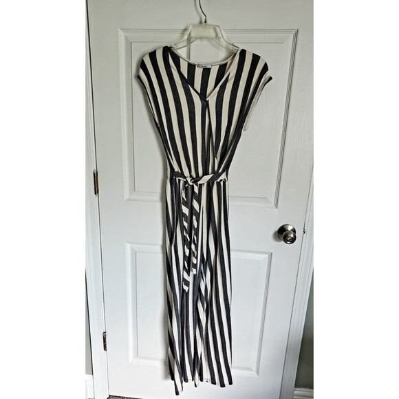 Acemi Striped Jumpsuit Cropped Leg Elastic At Waist Modesty Button At Chest - Picture 2 of 8